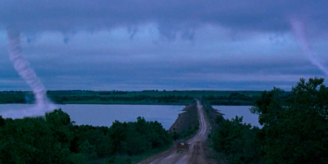 ‘Twisters’: Glen Powell revela detalles sobre la próxima entrega de la icónica película ‘Twister’